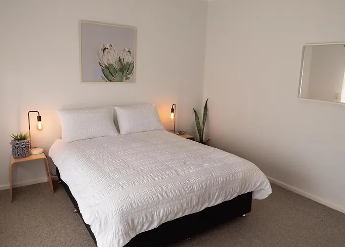 Entire House In Minnipa - 3 Bedroom, Sleeps 5